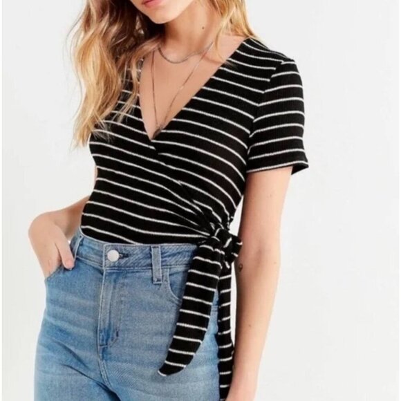 Project Social T x Urban Outfitters Ribbed Wrap Top Size Medium Black White - Picture 1 of 7